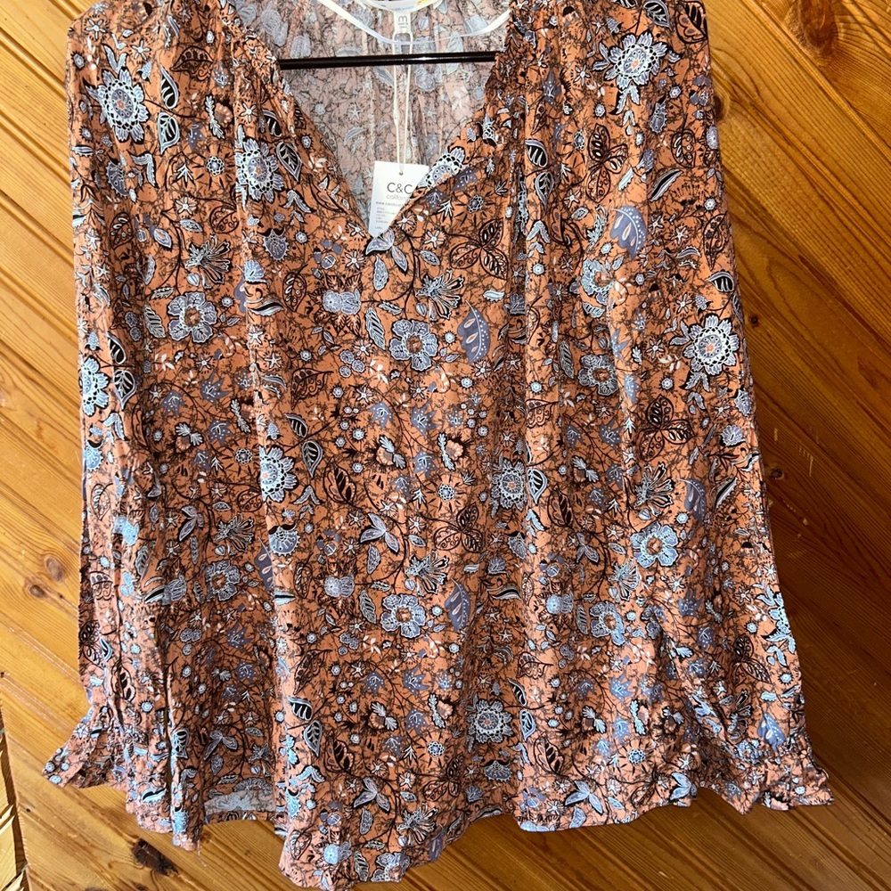 NWT floral boho top by C&C California medium.